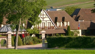 Hostellerie La Briqueterie Epernay Gurmánská eskapáda vrtulníkem po šampaňském