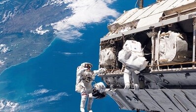 Přelet nad Zemí v přímém přenosu z vesmírné stanice ISS