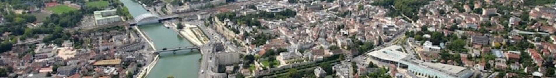 Pontoise Cormeilles: pronájem soukromého letadla 