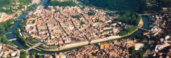 Gdansk : Bâtiments colorés et rivière pittoresque.