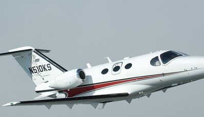 Citation Jet Mustang nebo Embraer Phenom 100 – jak si vybrat?