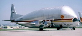 Avion cargo Mini Guppy