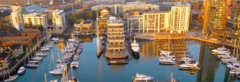 Vue aérienne du stade EURO 2020, environnement urbain.
