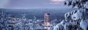Vue aérienne du stade EURO 2020, environnement urbain.