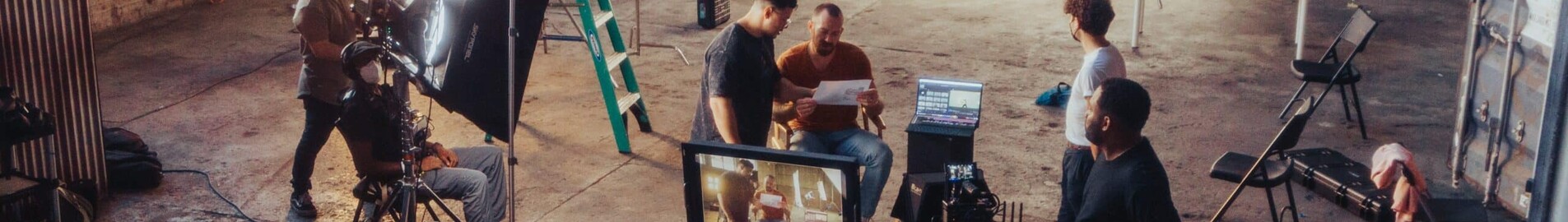 Přeprava filmových štábů a produkčního vybavení: využijte soukromou leteckou dopravu.