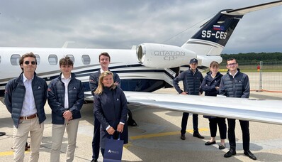 Jaké jsou rozdíly mezi zprostředkovatelem letecké dopravy, jako je AEROAFFAIRES, a provozovatelem obchodní letecké dopravy?