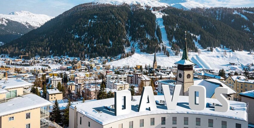 Ženeva - Davos: přeprava vrtulníkem